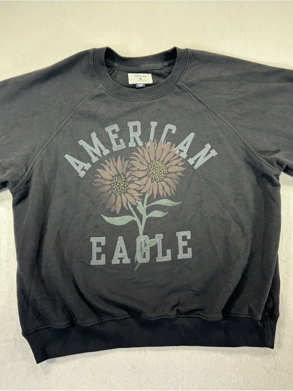 American Eagle Outfitters Black Crewneck Sweatshirt with Floral Graphic